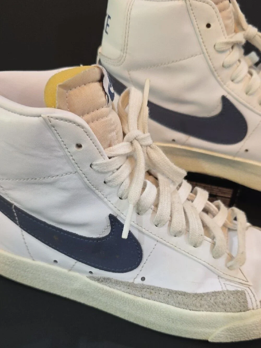 Nike Blazer '77 Women's Mid-Top Sneakers in White with Gray Swoosh Size 6